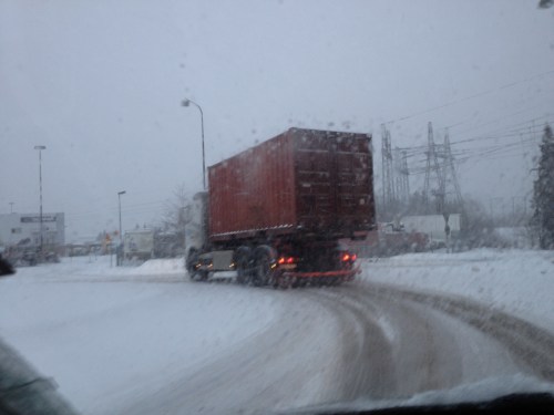 Lastbil på väg till uppkörningen