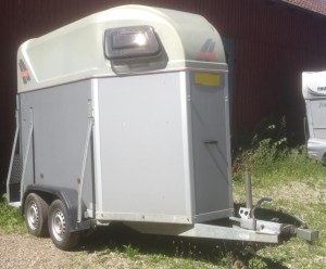 snett framifrån hö